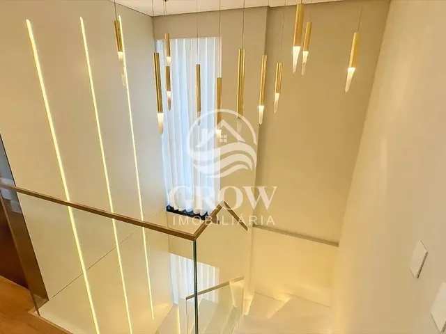 Imagem 9: Duplex Exclusivo em Jurerê com Suíte Master e Hidromassagem de Frente para o Mar