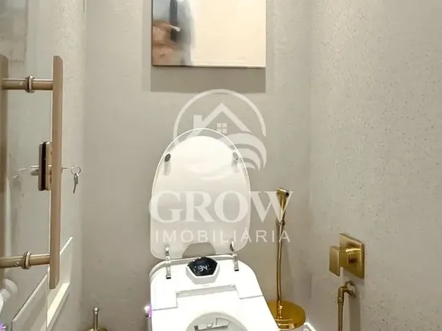 Imagem 11: Duplex Exclusivo em Jurerê com Suíte Master e Hidromassagem de Frente para o Mar