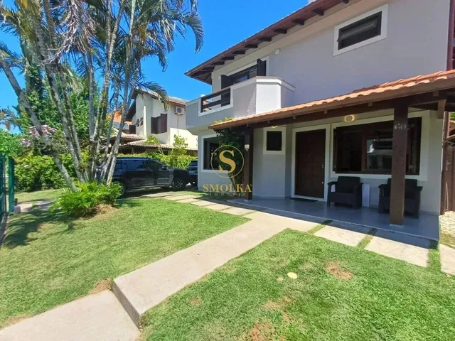 Imagem 14: Casa de Alto Padrão em Jurerê Internacional - Totalmente Reformada, com Piscina E