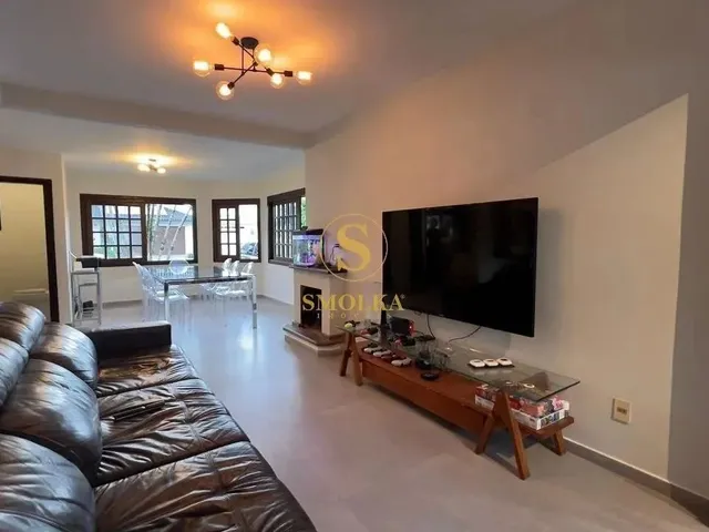 Imagem 6: Casa de Alto Padrão em Jurerê Internacional - Totalmente Reformada, com Piscina E