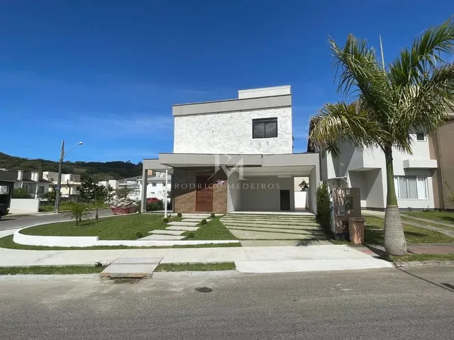 Imagem: Casa Alto Padrão em Condomínio a 800M