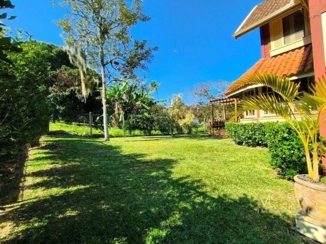 Imagem 2: Casa com 3 Dormitórios À Venda, 220 M² por R$ 2.300.000 - Cacupé - Florianópolis/Sc