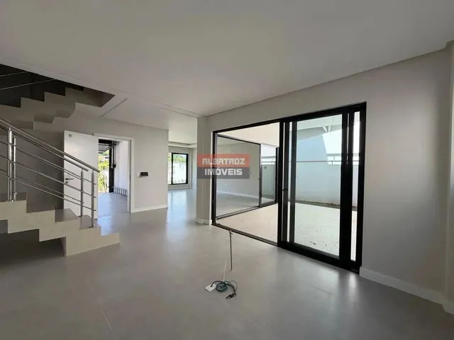 Imagem 3: Casa para Venda em Florianópolis, João Paulo, 3 Dormitórios, 3 Suítes, 4 Banheiros, 2