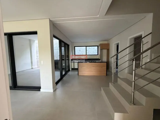 Imagem 4: Casa para Venda em Florianópolis, João Paulo, 3 Dormitórios, 3 Suítes, 4 Banheiros, 2