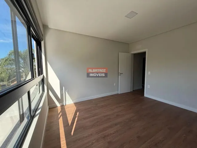 Imagem 7: Casa para Venda em Florianópolis, João Paulo, 3 Dormitórios, 3 Suítes, 4 Banheiros, 2
