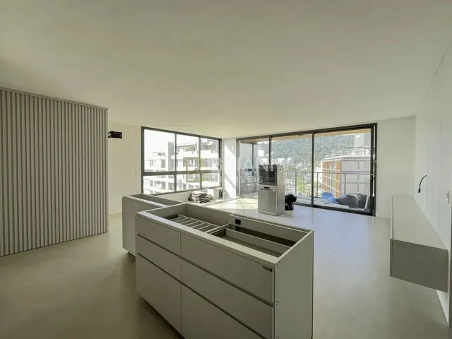 Imagem 3: Apartamento para Venda em Florianópolis, Jurerê, 4 Dormitórios, 4 Suítes, 5