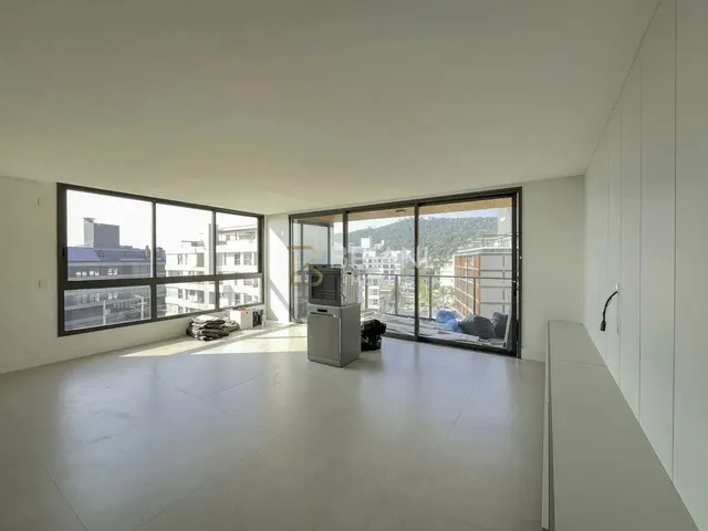 Imagem 7: Apartamento para Venda em Florianópolis, Jurerê, 4 Dormitórios, 4 Suítes, 5