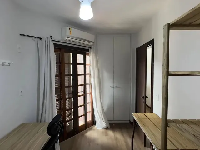 Imagem 12: Casa de 6 Dormitórios em Condomínio Fechado