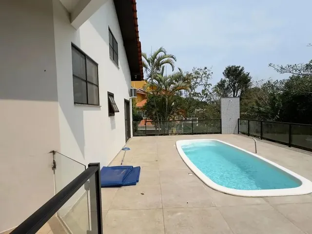 Imagem 6: Casa de 6 Dormitórios em Condomínio Fechado