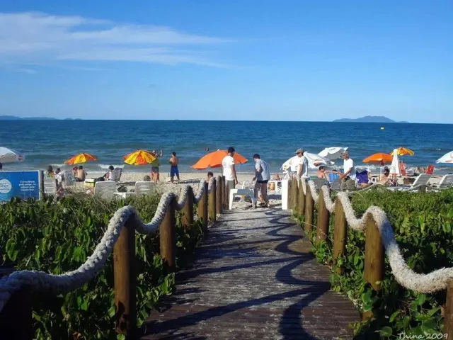 Imagem 16: Casa na Praia de Jurere, com 5 Dormitórios, Sendo 4 Suítes, À Venda, 436 M²