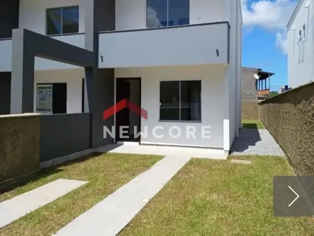 Imagem: A casa possui 3 Dormitórios, 1 Suíte, 3 Banheiros, 2