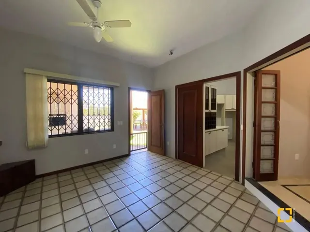Imagem 11: Casa com 4 Dormitórios, Sendo 2 Suítes no Bairro João Paulo em Florianópolis /Sc