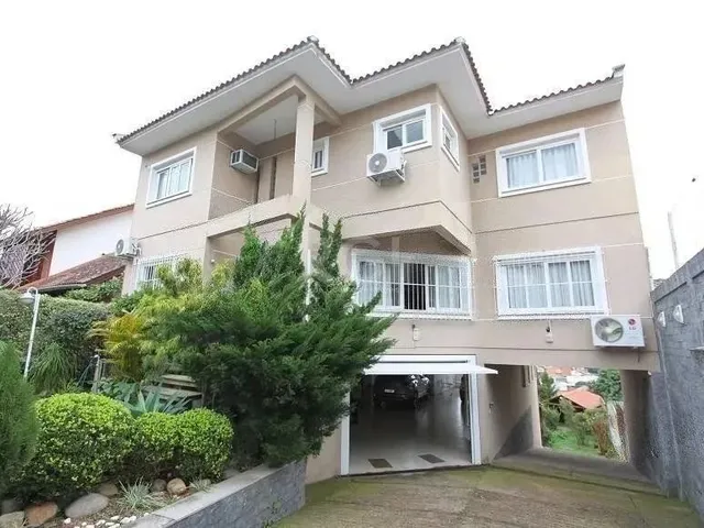 Imagem: Excelente Casa com 4 Dormitórios, 6 Vagas