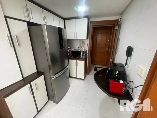 Imagem 13: Apartamento com 3 Dormitórios, 1 Suíte, Lavabo, 2 Vagas Cobertas, Semimobiliado