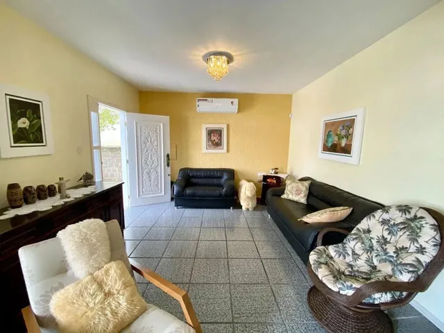 Imagem 15: Ótima Casa com Vista Mar, Semimobiliada com 04 Suítes em Coqueiros, Florianópolis