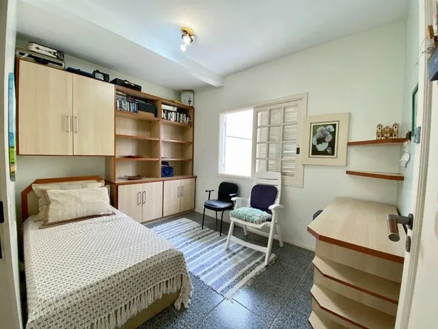 Imagem 4: Ótima Casa com Vista Mar, Semimobiliada com 04 Suítes em Coqueiros, Florianópolis
