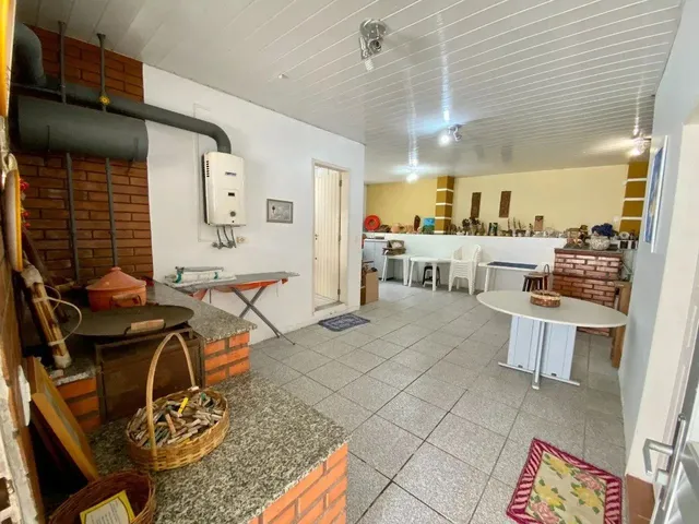 Imagem 7: Ótima Casa com Vista Mar, Semimobiliada com 04 Suítes em Coqueiros, Florianópolis