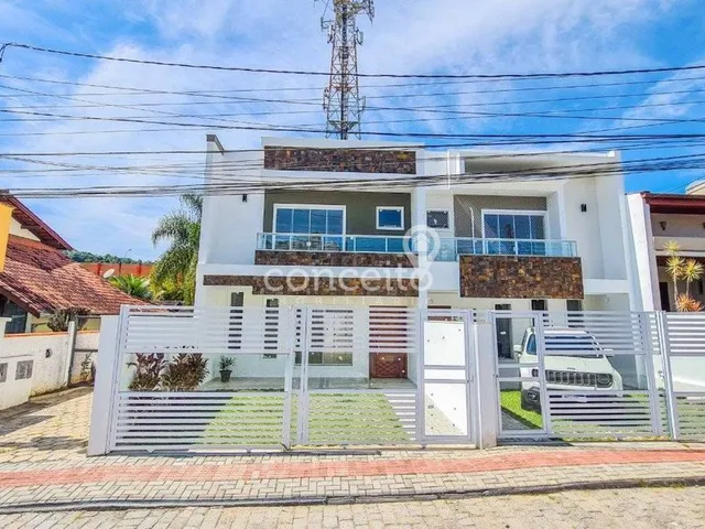 Imagem 1: Sobrado com 3 Dormitórios na Escola Agrícola!