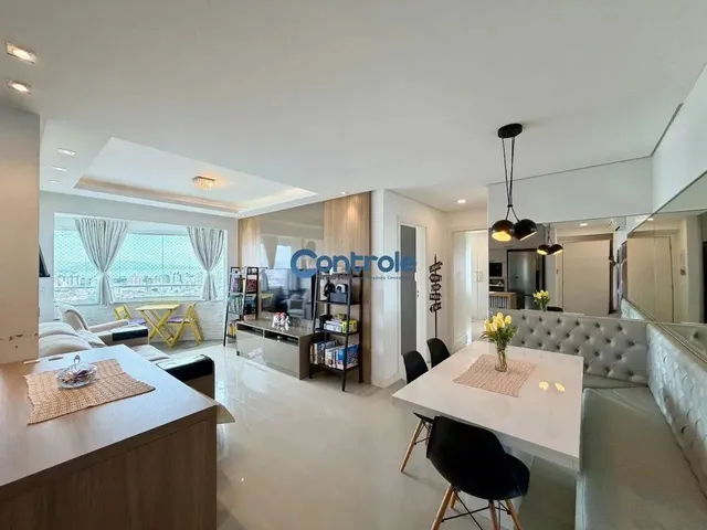 Imagem: O apartamento possui 2 Dormitórios, 1 Suíte, 2 Banheiros,