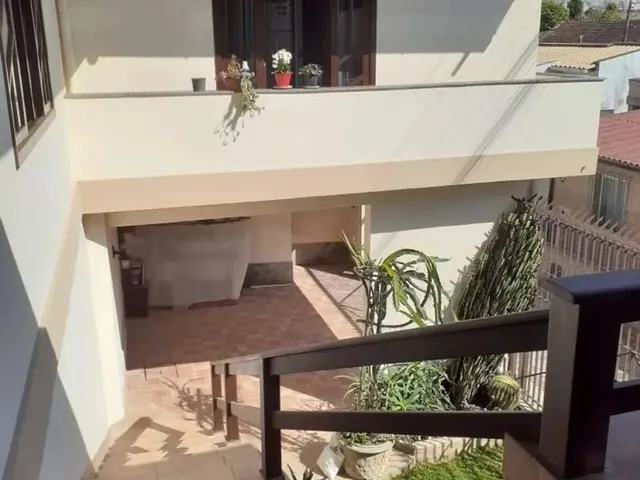 Imagem: Casa de 3 Pavimentos, com 4 Dormitórios