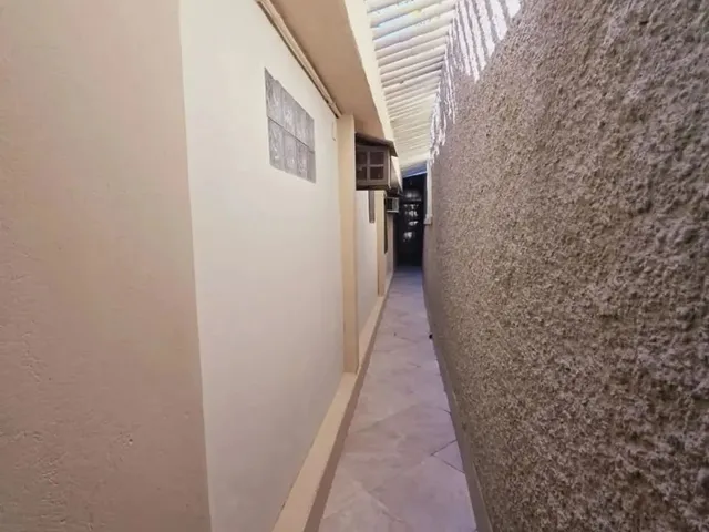 Imagem 11: Casa de 3 Pavimentos, com 4 Dormitórios, Sendo 2 Suítes - Estreito Florianópolis