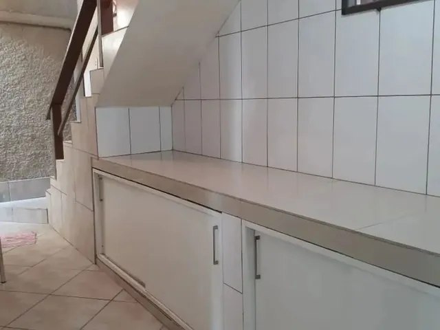 Imagem 16: Casa de 3 Pavimentos, com 4 Dormitórios, Sendo 2 Suítes - Estreito Florianópolis