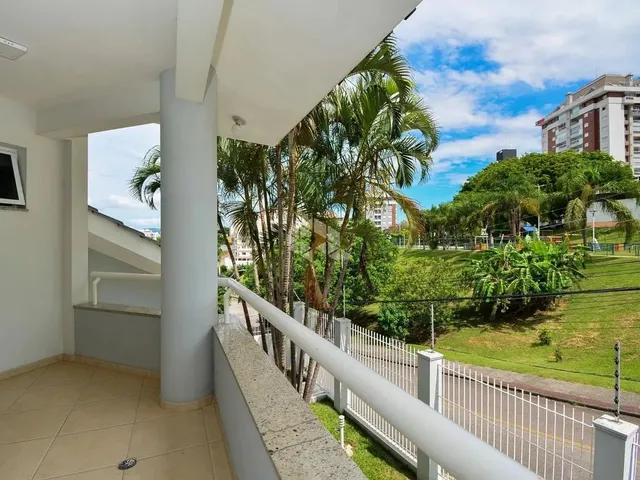 Imagem 12: Casa com 3 Suítes e Espaço Amplo na Coloninha Florianópolis