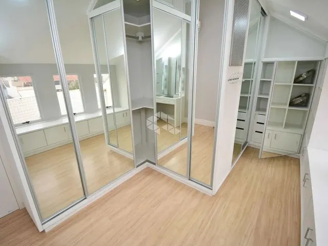 Imagem 6: Cobertura Duplex com 3 Quartos Sendo 3 Suítes e 1 Vaga de Garagem no Bairro Coqueiros Em