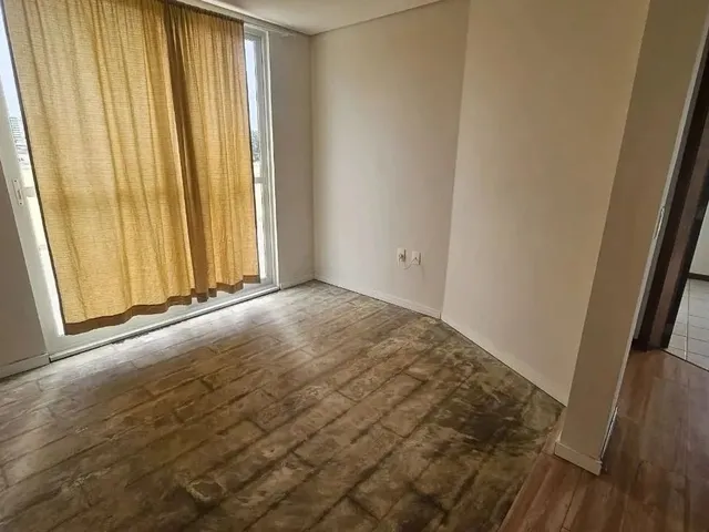Imagem 3: Apartamento de 2 Quartos com Amplo Terraço À Venda no Estreito