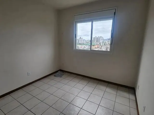 Imagem 9: Apartamento de 2 Quartos com Amplo Terraço À Venda no Estreito