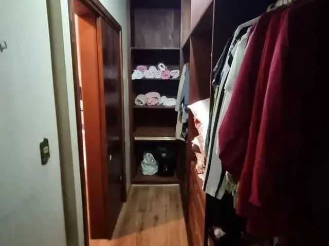 Imagem 8: Casa 5 Dormitórios, Sendo 3 Suítes, 2 Lavabos.4 Salas em Diferentes Níveis Itaguaçu