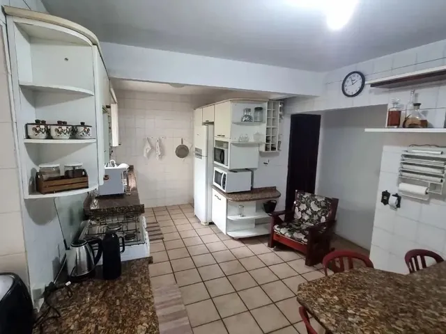 Imagem 12: Casa 5 Dormitórios, Sendo 3 Suítes, 2 Lavabos.4 Salas em Diferentes Níveis Itaguaçu