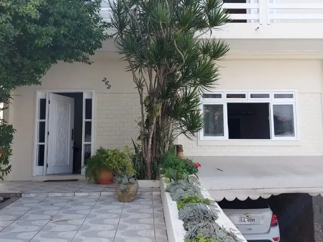 Imagem: Casa em Coqueiros Sendo 4 Suites