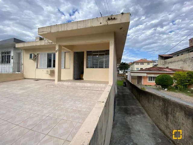 Imagem: Casa Residencial de 03 Dormitórios Sendo