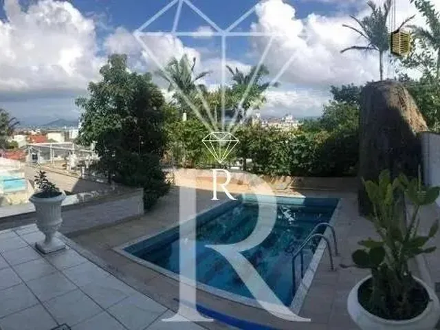 Imagem: Casa 5 Quartos no Bairro Abraão Florianópolis