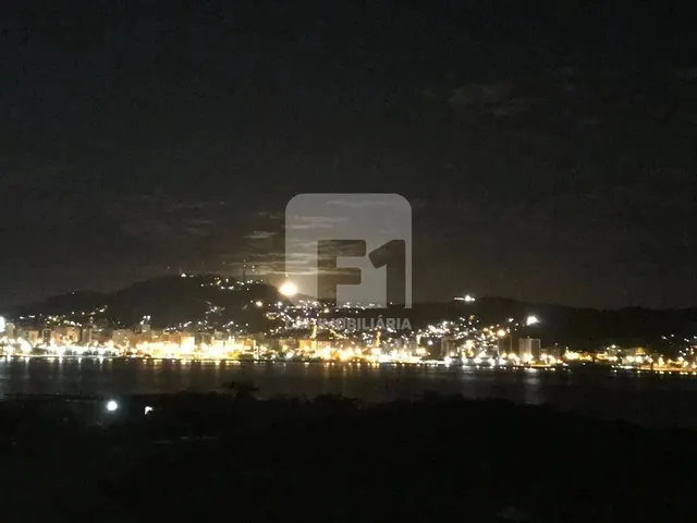 Imagem: Apartamento de 4 Suítes À Venda em Coqueiros