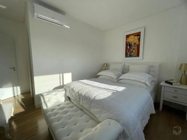 Imagem 4: Apartamento para Venda em Florianópolis, Canto, 2 Dormitórios, 2 Suítes, 3 Banheiros