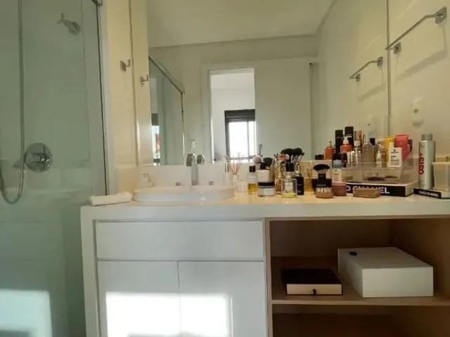 Imagem 9: Apartamento para Venda em Florianópolis, Canto, 2 Dormitórios, 2 Suítes, 3 Banheiros