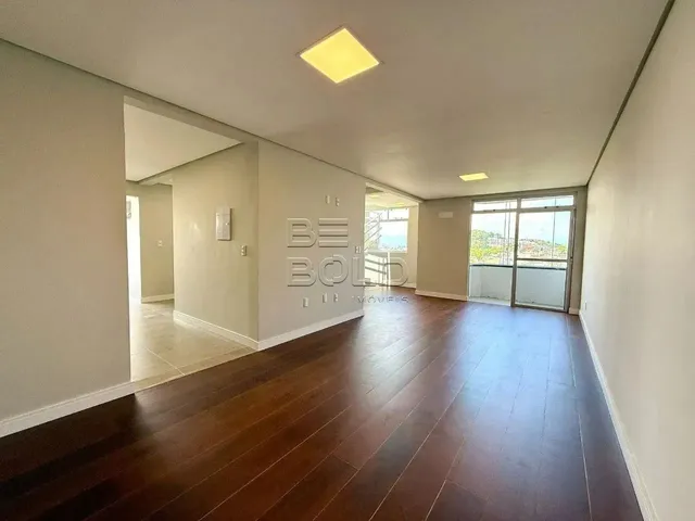 Imagem 6: Cobertura Duplex Reformada com Vista para o Mar