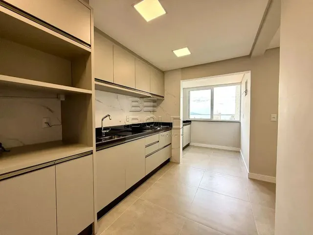 Imagem 4: Cobertura Duplex Reformada com Vista para o Mar