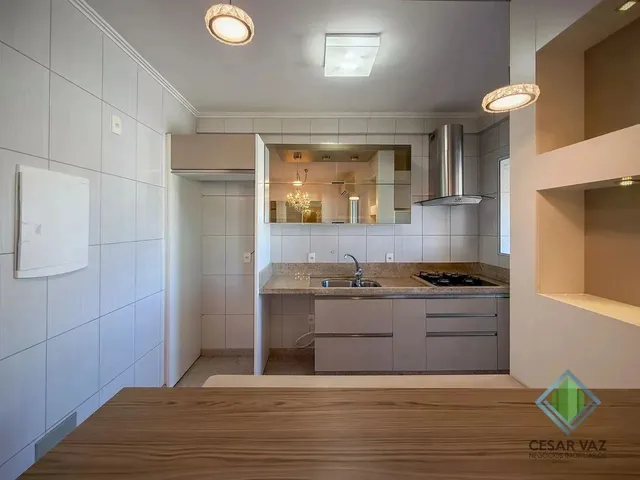 Imagem 7: Imóvel para Venda Possui 95 Metros Quadrados com 3 Quartos em Estreito - Florianópolis