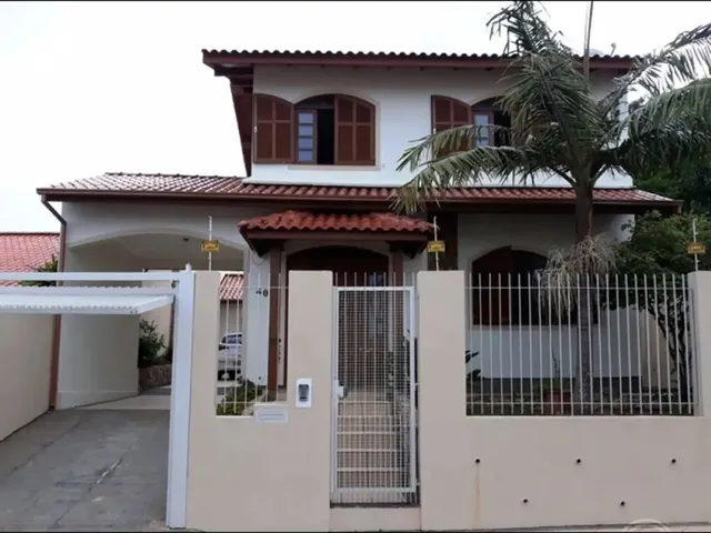 Imagem 1: Casa Ampla com Piscina no Jardim Atlântico