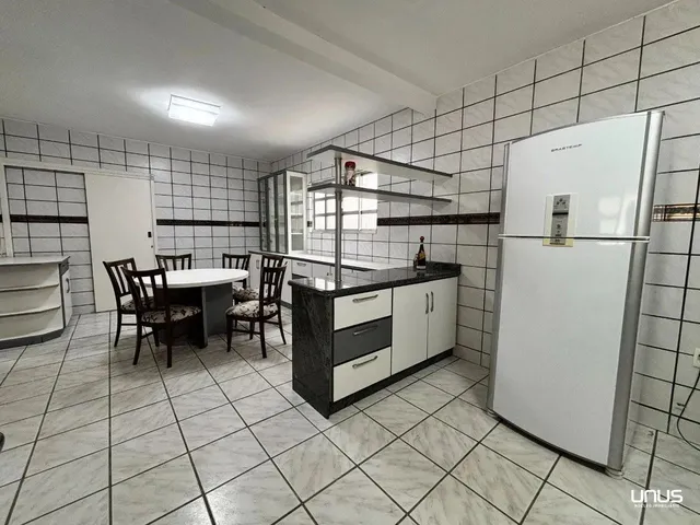 Imagem 4: Casa com 5 Quartos em Coqueiros