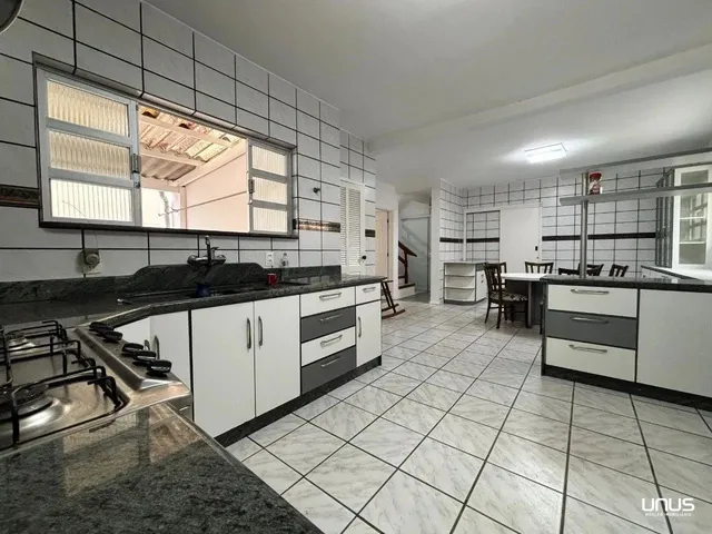 Imagem 6: Casa com 5 Quartos em Coqueiros