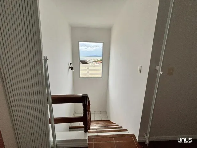 Imagem 2: Casa com 5 Quartos em Coqueiros