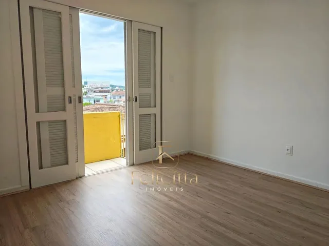 Imagem 4: Apartamento com 02 Dormitórios no Bairro Coqueiros em Florianópolis/Sc