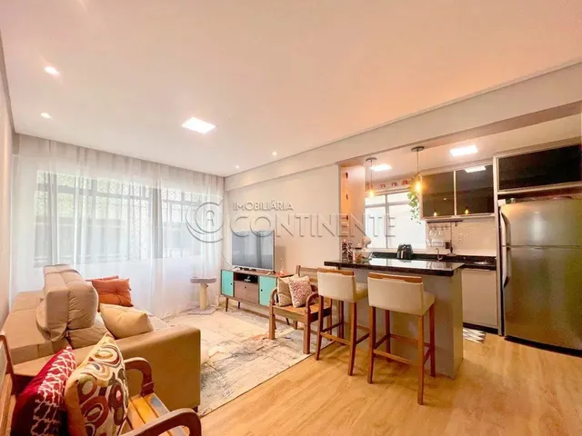 Imagem 3: Apartamento À Venda em Coqueiros - 02 Dormitórios - Sala Espaçosa - Garagem Coberta