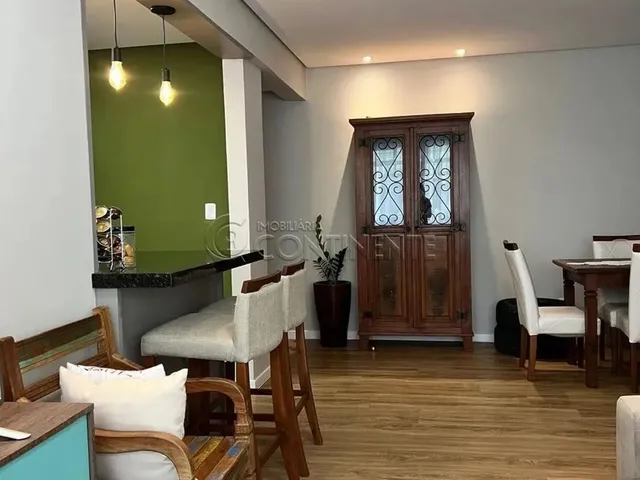 Imagem 12: Apartamento À Venda em Coqueiros - 02 Dormitórios - Sala Espaçosa - Garagem Coberta