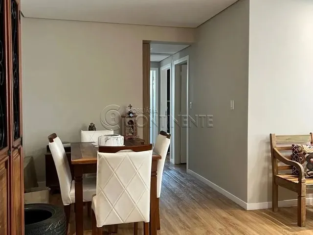Imagem 2: Apartamento À Venda em Coqueiros - 02 Dormitórios - Sala Espaçosa - Garagem Coberta