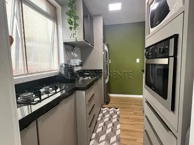 Imagem 4: Apartamento À Venda em Coqueiros - 02 Dormitórios - Sala Espaçosa - Garagem Coberta